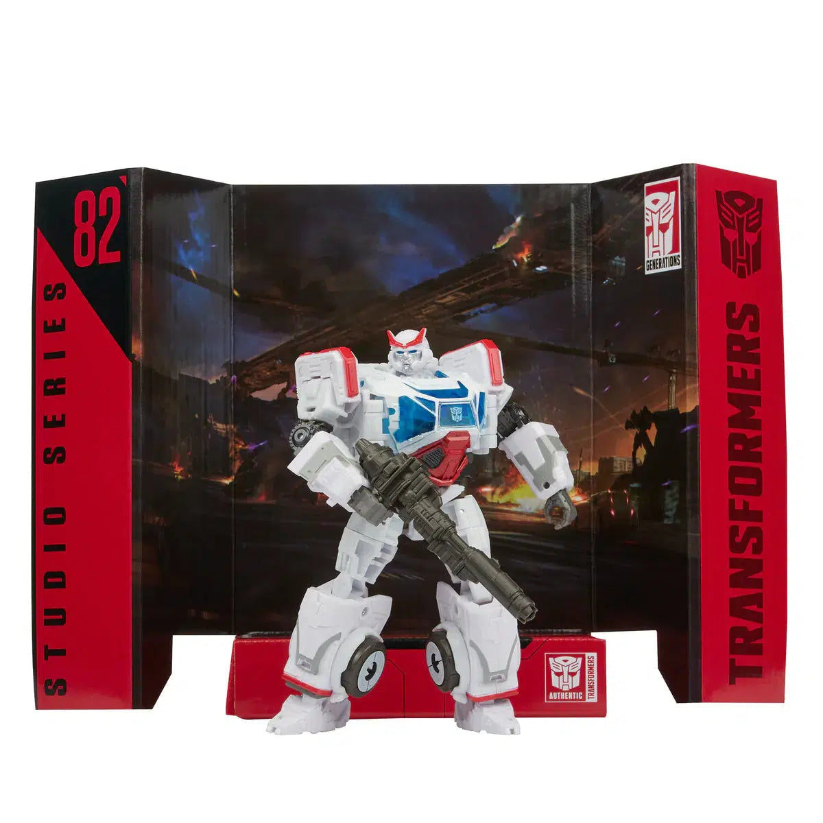 Hasbro-Transformers Generations: Studio Series Deluxe Assortment-F3163-Autobot Ratchet-Legacy Toys