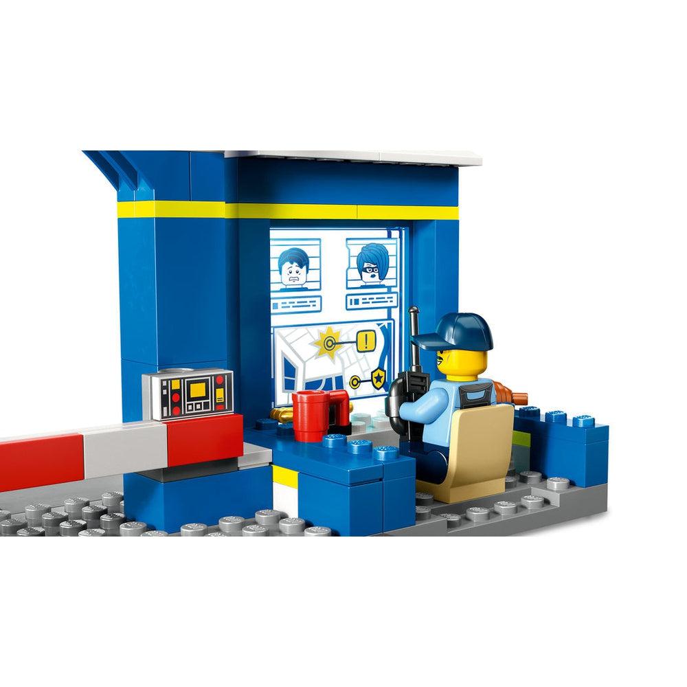 Lego-LEGO City Police Station Chase-60370-Legacy Toys